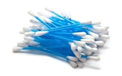 Surgeon Shows Simple Cotton Swab Reduces SSIs